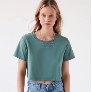 NWT URBAN OUTFITTERS CROPPED BOXY WASHED VINTAGE TEE SHIRT M GREEN